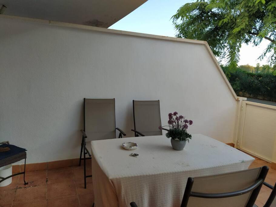 Bajo Puerta De Alcazaba Apartment Retamar  Exterior photo